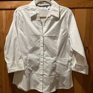 Riders easy care button front NWOT 3 quarter sleeves flitted blouse size L